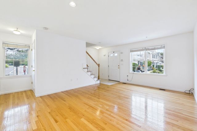 115 Boxberry Ln 115, Rockland, MA 02370