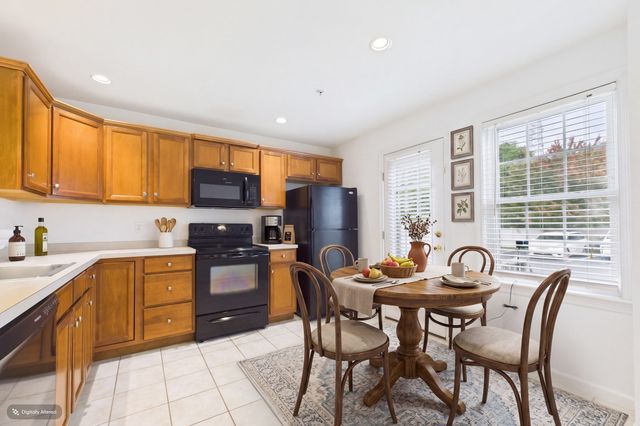 115 Boxberry Ln 115, Rockland, MA 02370