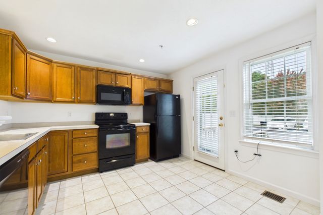 115 Boxberry Ln 115, Rockland, MA 02370