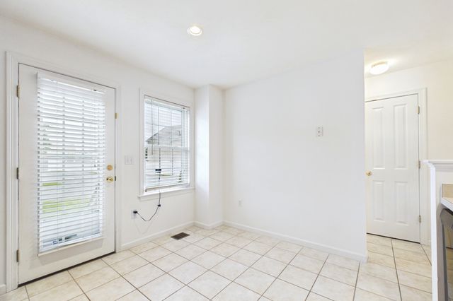115 Boxberry Ln 115, Rockland, MA 02370