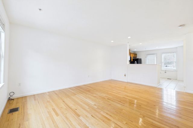 115 Boxberry Ln 115, Rockland, MA 02370