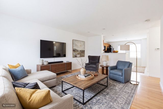 115 Boxberry Ln 115, Rockland, MA 02370