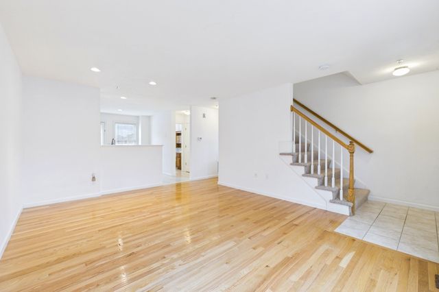 115 Boxberry Ln 115, Rockland, MA 02370