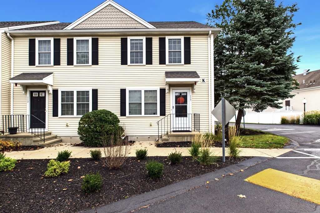115 Boxberry Ln 115, Rockland, MA 02370