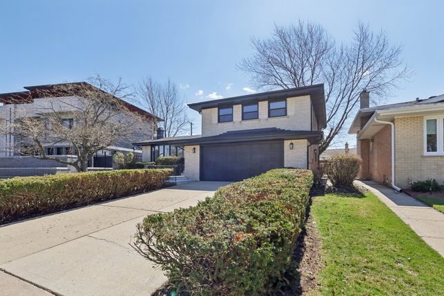 8135 W Rascher Avenue, Chicago, IL 60656