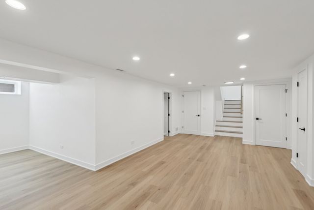 8135 W Rascher Avenue, Chicago, IL 60656