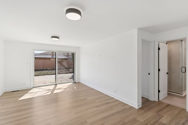 8135 W Rascher Avenue, Chicago, IL 60656