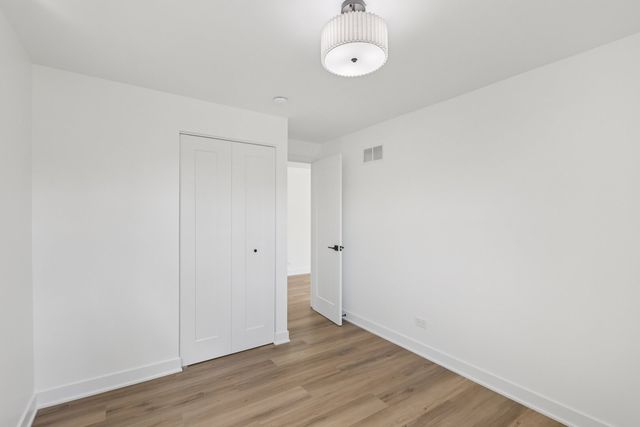 8135 W Rascher Avenue, Chicago, IL 60656