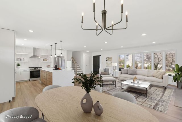 8135 W Rascher Avenue, Chicago, IL 60656