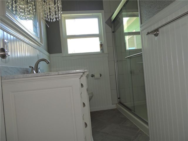 809 N Kossuth St, Rockport, TX 78382