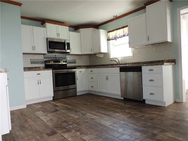 809 N Kossuth St, Rockport, TX 78382