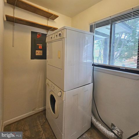 1108 ROCKINGHAM ST, Arlington, VA 22205