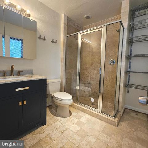 1108 ROCKINGHAM ST, Arlington, VA 22205
