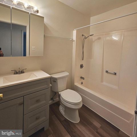 1108 ROCKINGHAM ST, Arlington, VA 22205