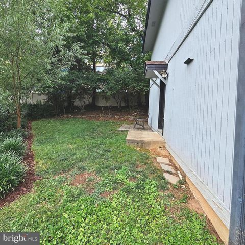 1108 ROCKINGHAM ST, Arlington, VA 22205