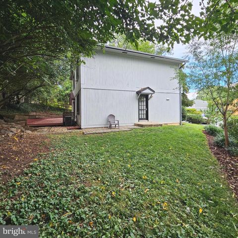 1108 ROCKINGHAM ST, Arlington, VA 22205