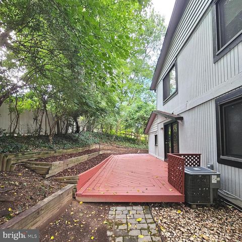 1108 ROCKINGHAM ST, Arlington, VA 22205