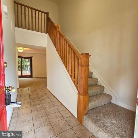 1108 ROCKINGHAM ST, Arlington, VA 22205