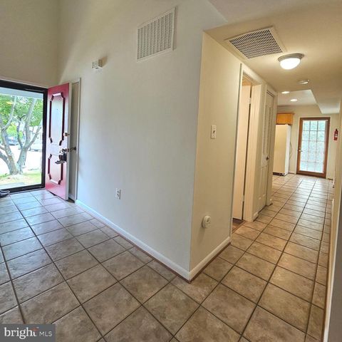 1108 ROCKINGHAM ST, Arlington, VA 22205