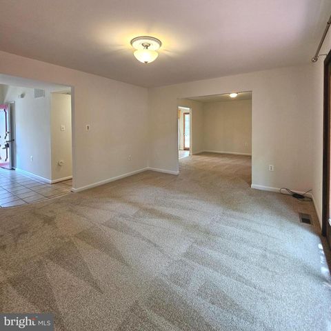 1108 ROCKINGHAM ST, Arlington, VA 22205