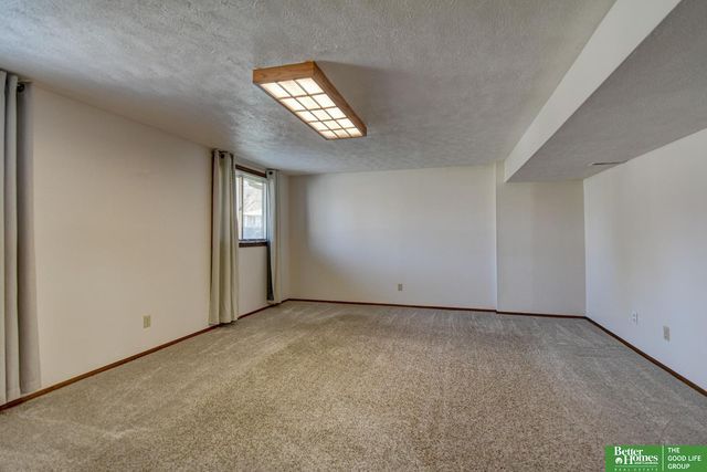 13315 Hascall Street, Omaha, NE 68144