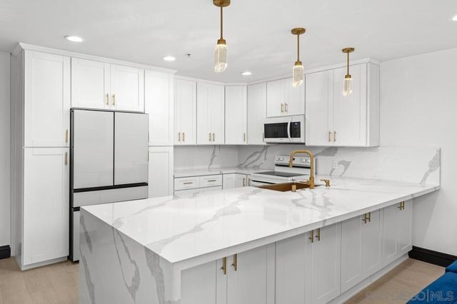 602 W Fir St 201, San Diego, CA 92101
