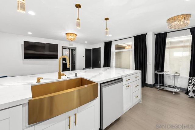 602 W Fir St 201, San Diego, CA 92101