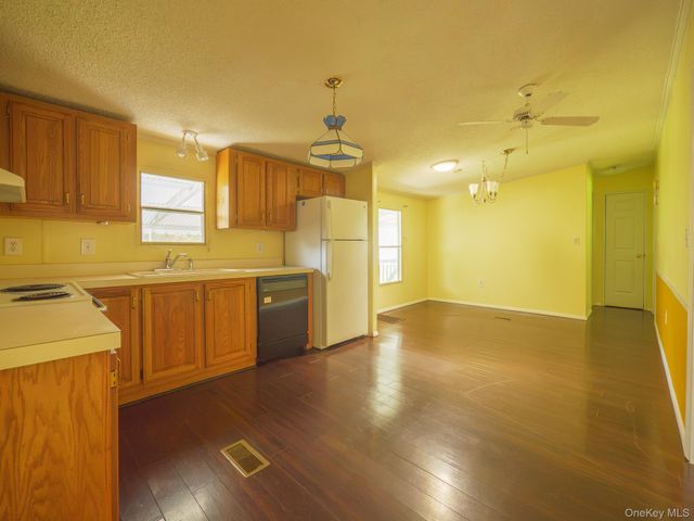 17 Partridge Lane, Pleasant Valley, NY 12569