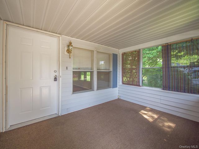 17 Partridge Lane, Pleasant Valley, NY 12569