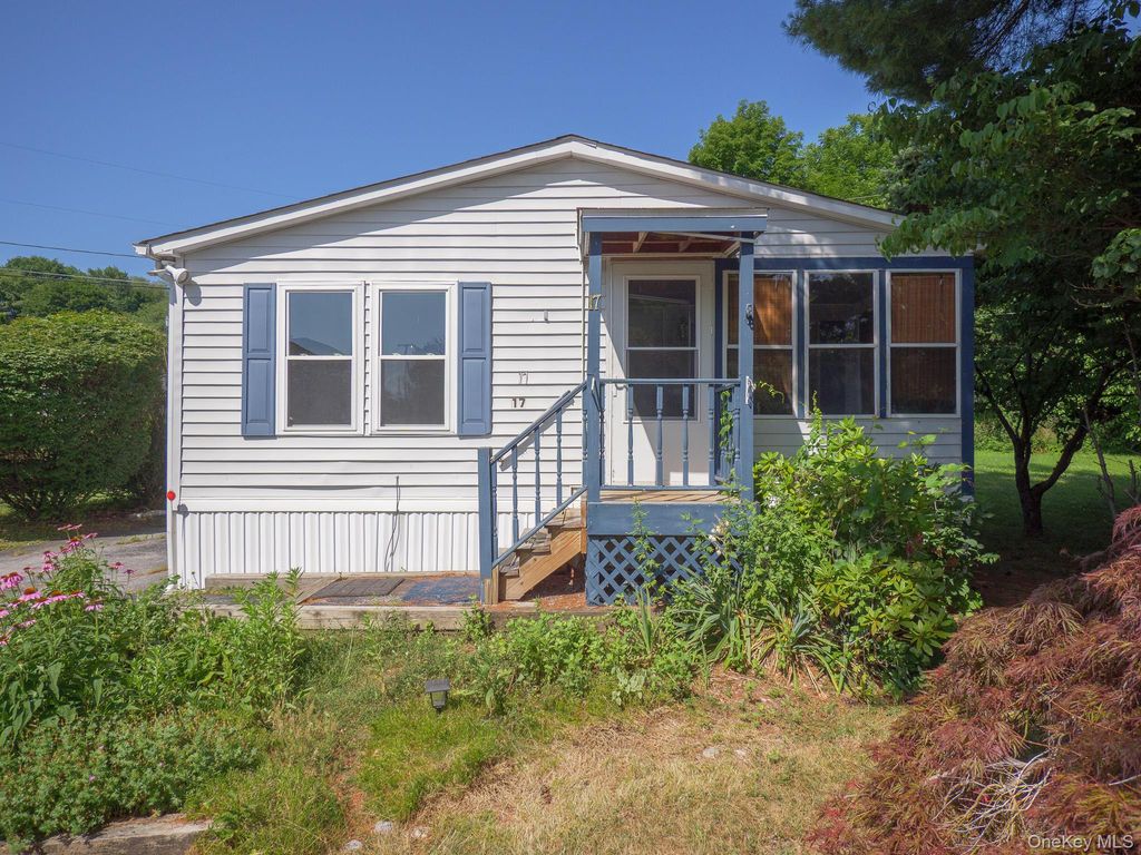 17 Partridge Lane, Pleasant Valley, NY 12569