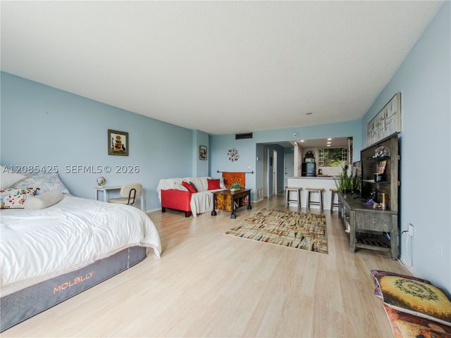 12500 NE 15th Ave 312, North Miami, FL 33161
