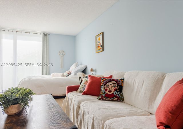 12500 NE 15th Ave 312, North Miami, FL 33161