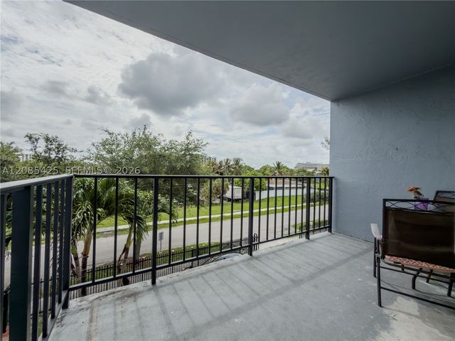 12500 NE 15th Ave 312, North Miami, FL 33161