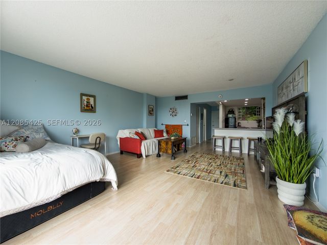 12500 NE 15th Ave 312, North Miami, FL 33161