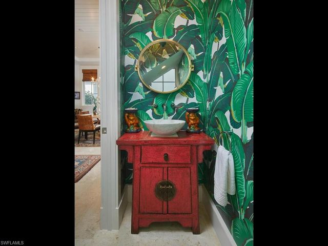 909 10th AVE S, Naples, FL 34102