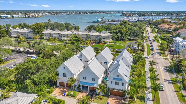 909 10th AVE S, Naples, FL 34102