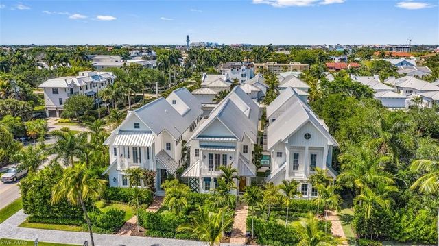 909 10th AVE S, Naples, FL 34102