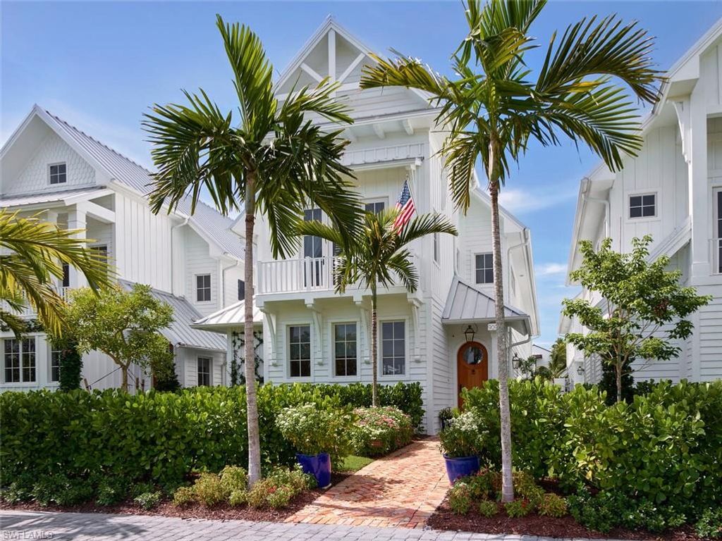 909 10th AVE S, Naples, FL 34102