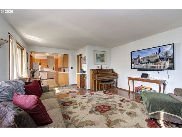 6108 Se MILWAUKIE Ave, Portland, OR 97202