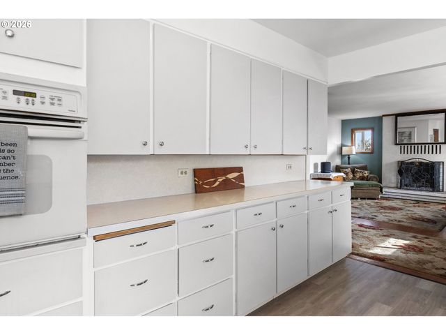 6108 Se MILWAUKIE Ave, Portland, OR 97202