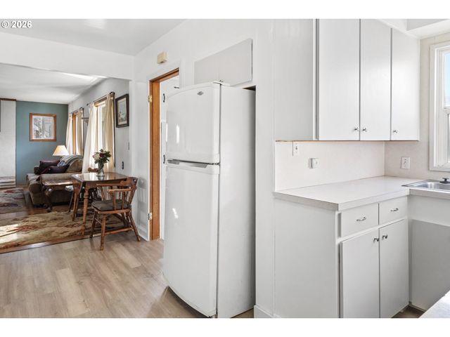 6108 Se MILWAUKIE Ave, Portland, OR 97202