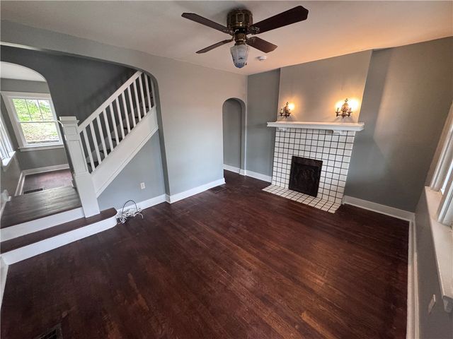 2733 Pyramid Ave, Brentwood, PA 15227
