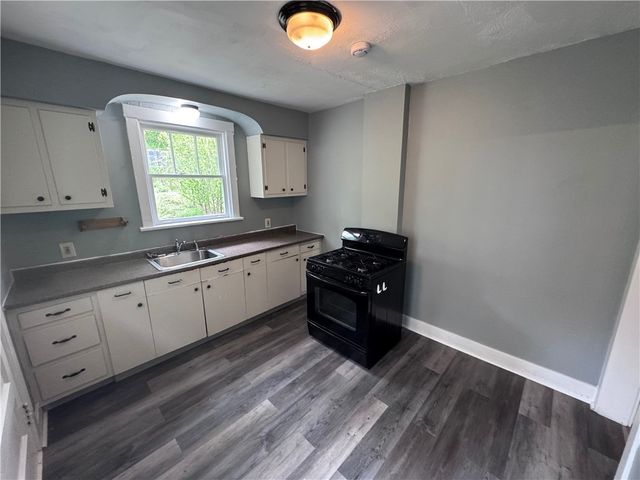 2733 Pyramid Ave, Brentwood, PA 15227