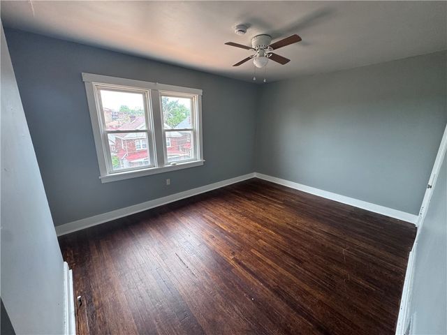 2733 Pyramid Ave, Brentwood, PA 15227