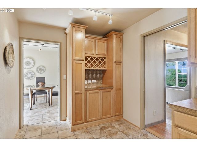 1590 CORUM Ave, Eugene, OR 97401