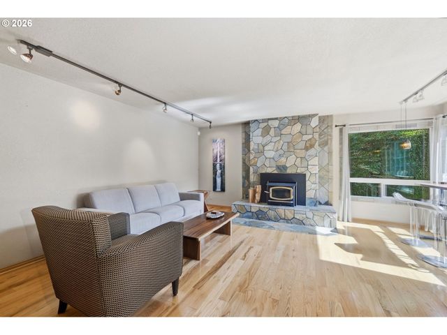 1590 CORUM Ave, Eugene, OR 97401