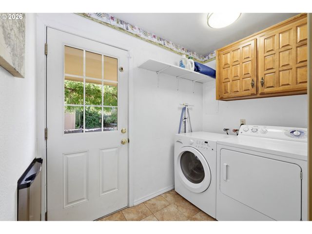 1590 CORUM Ave, Eugene, OR 97401