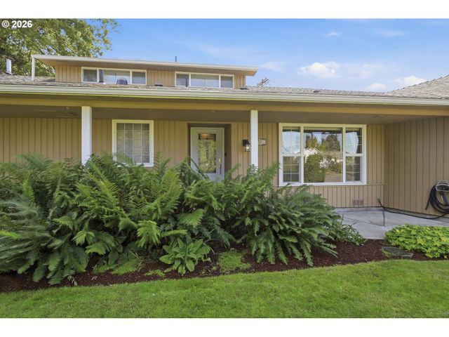 1590 CORUM Ave, Eugene, OR 97401