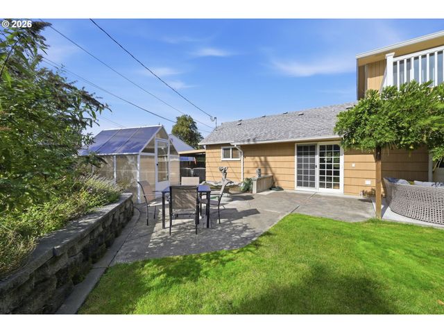 1590 CORUM Ave, Eugene, OR 97401