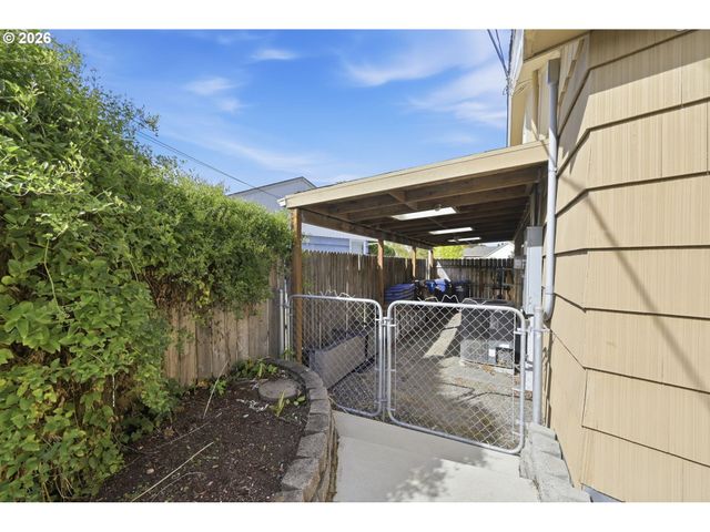 1590 CORUM Ave, Eugene, OR 97401
